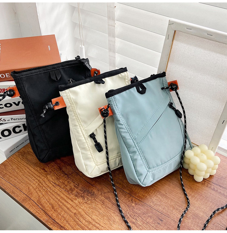 Women's Small Nylon Solid Color Streetwear Zipper Crossbody Bag display picture 6