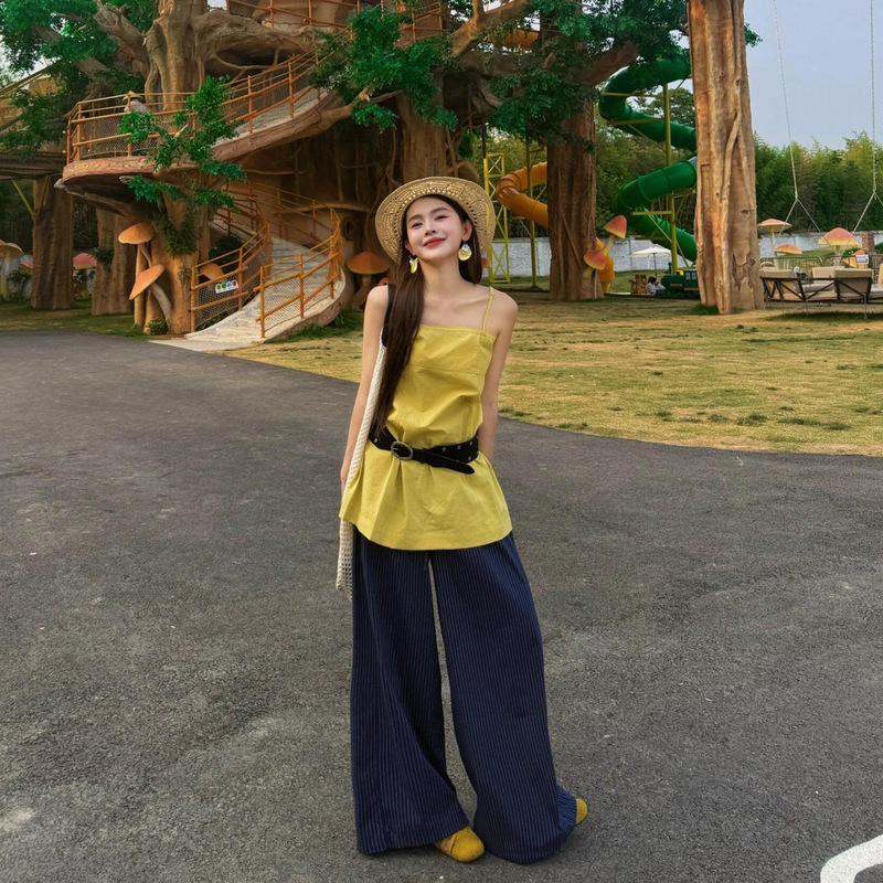 Paper-Thin Waist-Cinching Camisole for Women, 2026 Summer Fashion, Elegant Mid-Length Slim-Fit Outerwear Tube Top