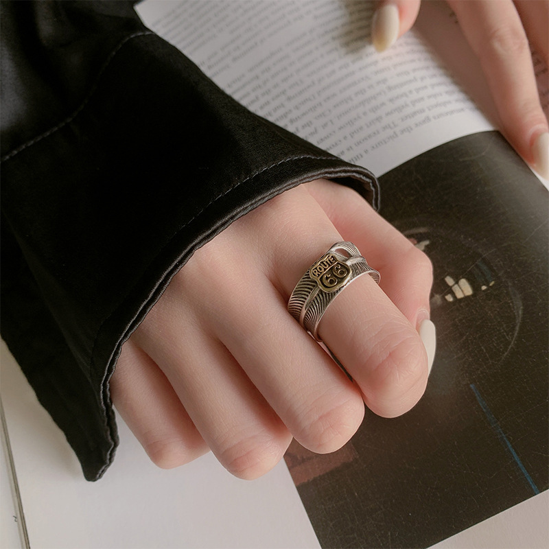 Retro fashionable ring for men and women