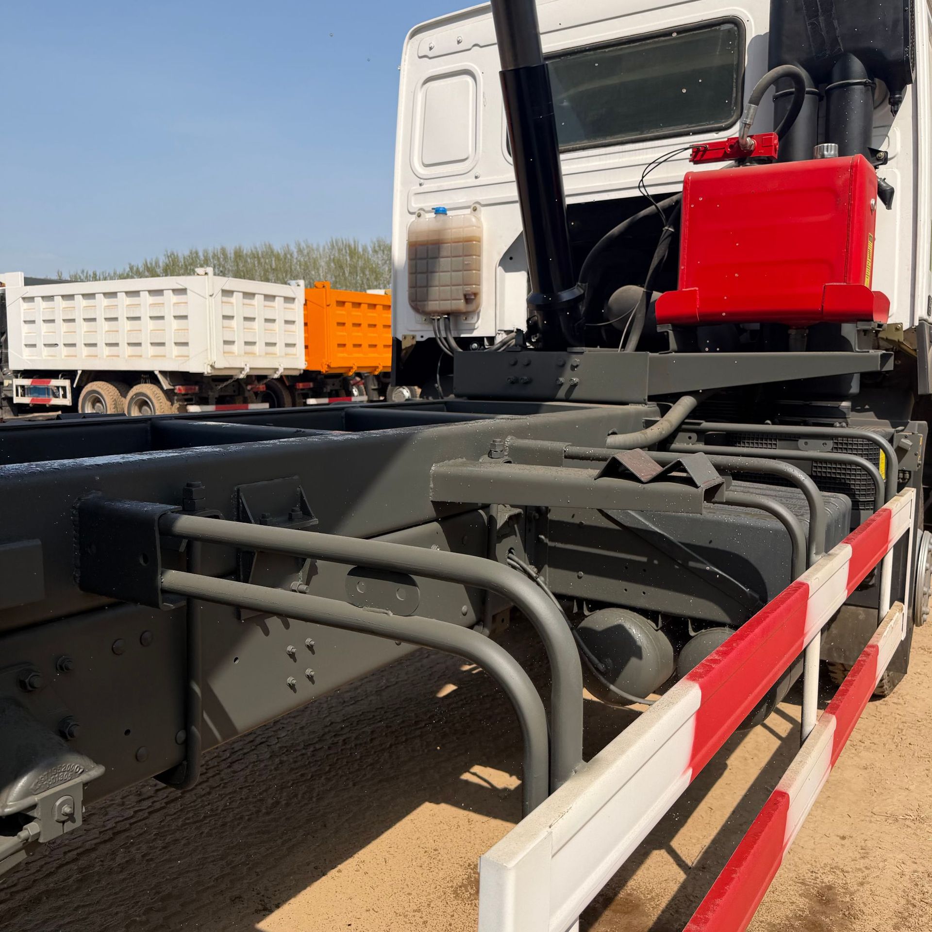 Export of China Heavy Duty Truck HOWO 4X2 small construction waste transport dump truck, customizable