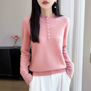 设计感半高领钩花纯羊毛衫女纽扣设计感针织上衣保暖洋气打底毛衣
