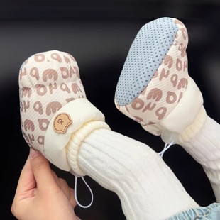 Autumn and winter baby shoes 0-1 year old newborn fleece-lined thickened warm heel socks soft soled toddler cotton shoes