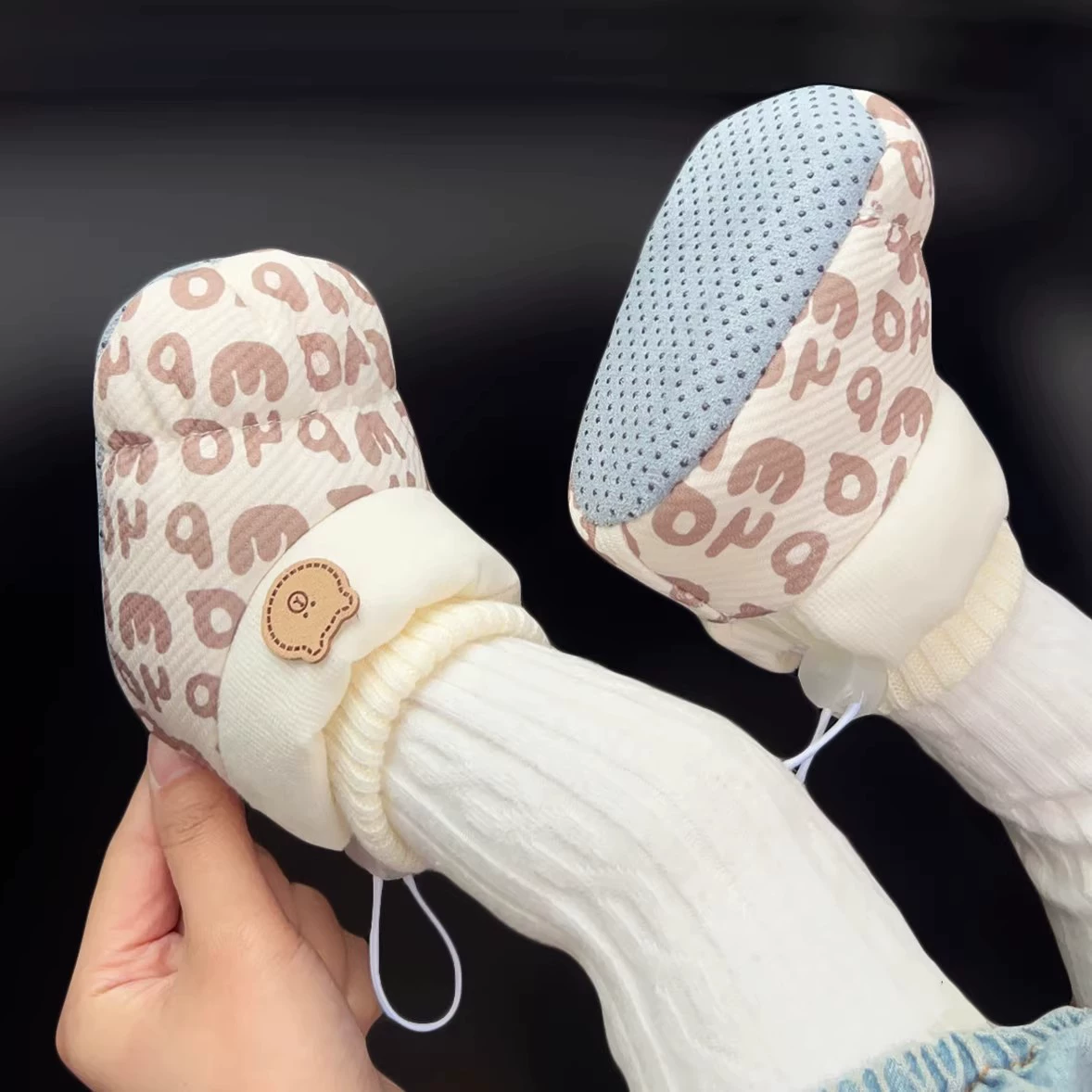 Осенняя и зимняя детская обувь 0-1 год новорожденные плюшевые толстые, теплые, не каблуки, носки мягкие ступенчатые хлопчатобумажные туфли