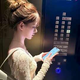 烫钻性感蕾丝透视新款法式亮光长袖T恤女修身显瘦气质高级感上衣