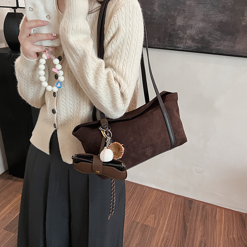 Cross-border 2025, otoño y invierno, nuevo bolso retro, bolso de seda, bolso inferior, bolso de hombro universal para mujeres