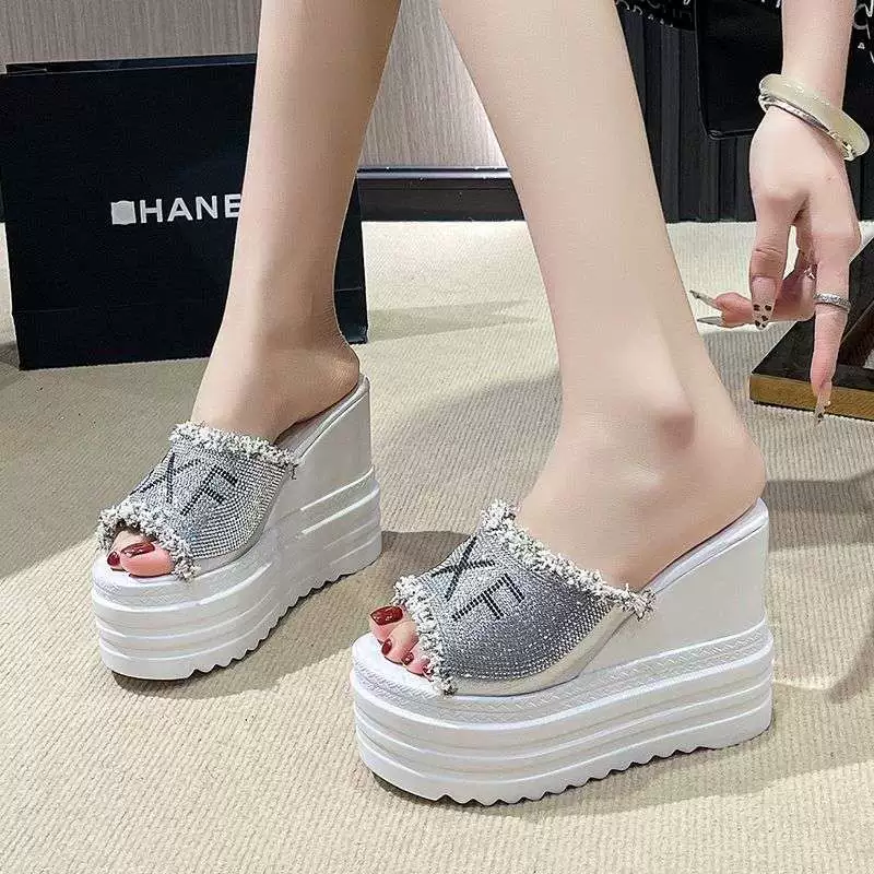 Женские летние босоножки на платформе с открытым носком, стразами и высоким каблуком 12 см, весна/лето 2025 года.
