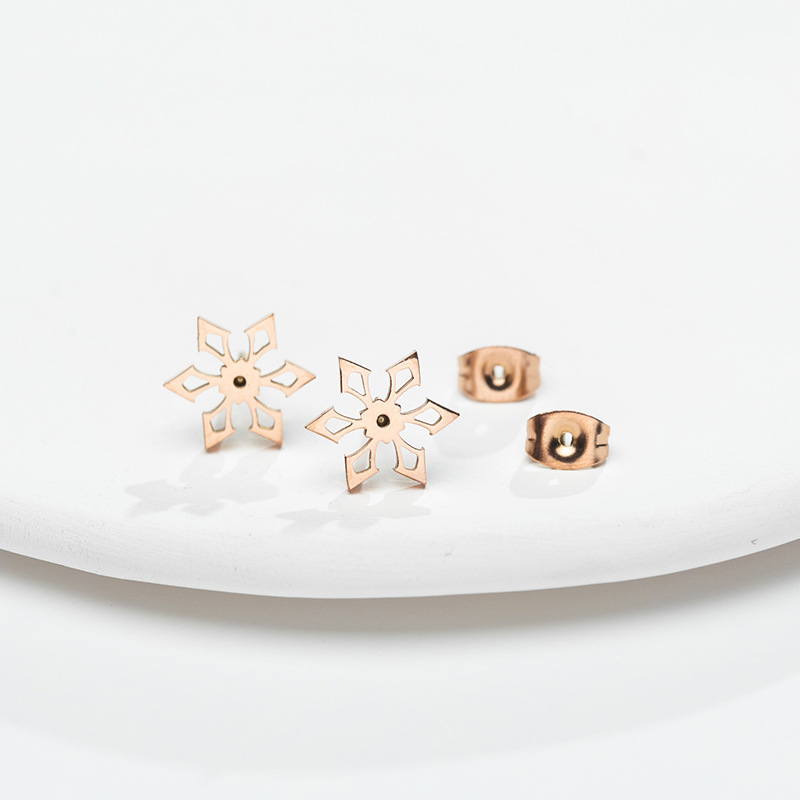 Daily Occasion PVD Coated 18K Gold Real Gold Plated Snowflake 304 Stainless Steel Simple Style Waterproof Non Tarnish Ear Studs