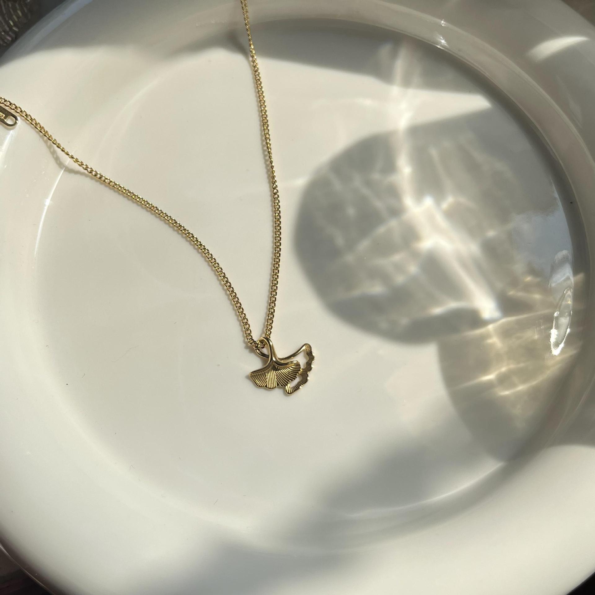 Fashion Butterfly Alloy Pearl Plating Pendant Necklace