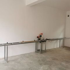 新しいアルミフィードラックデジタルディスプレイホルダーラック木工アルミラック切断機ローラーラックパイプ切断機丸鋸機