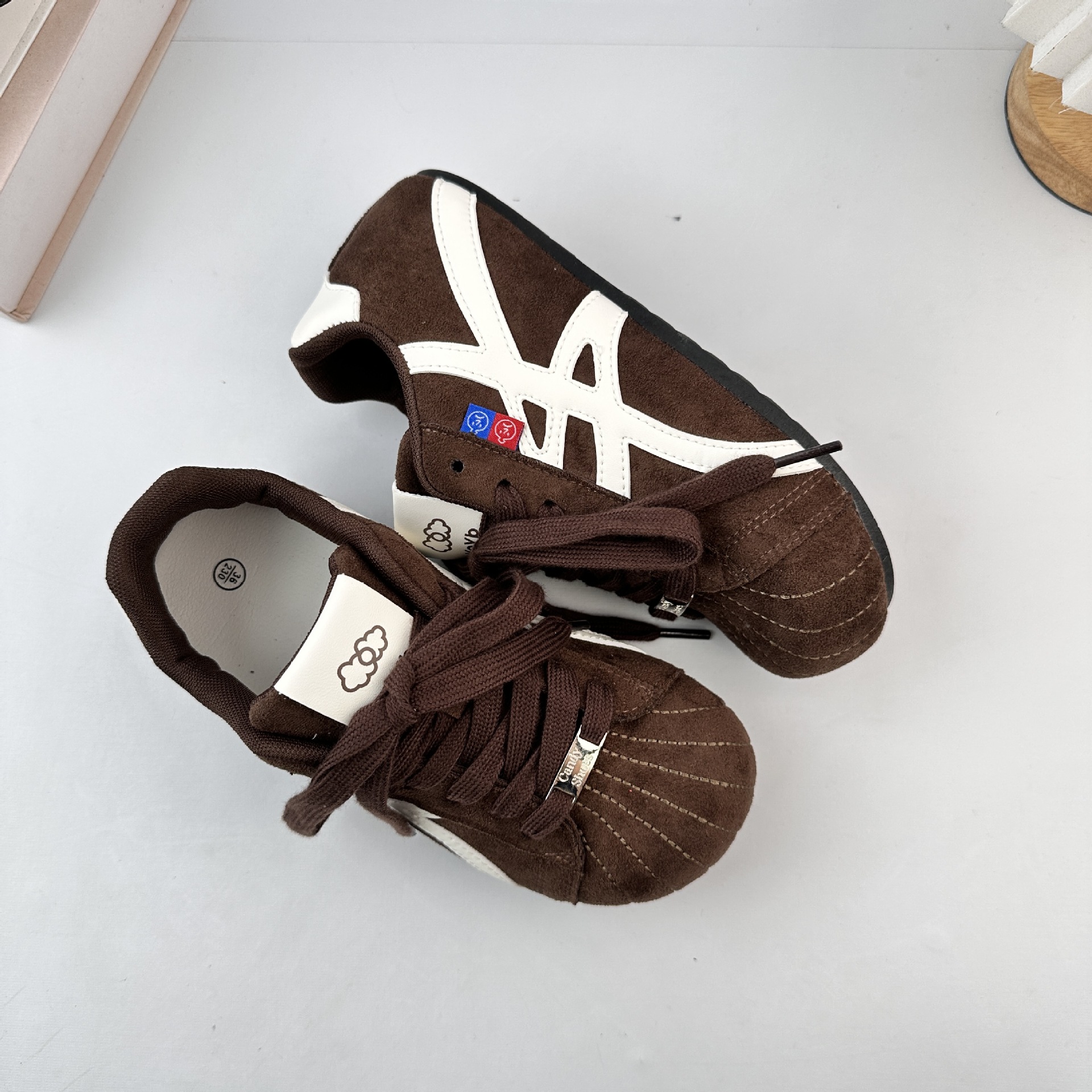 Farwave retro Gump zapatos deportivos casuales versátiles 2025 nuevos estudiantes de otoño lazos bajos zapatos de entrenamiento alemán mujeres