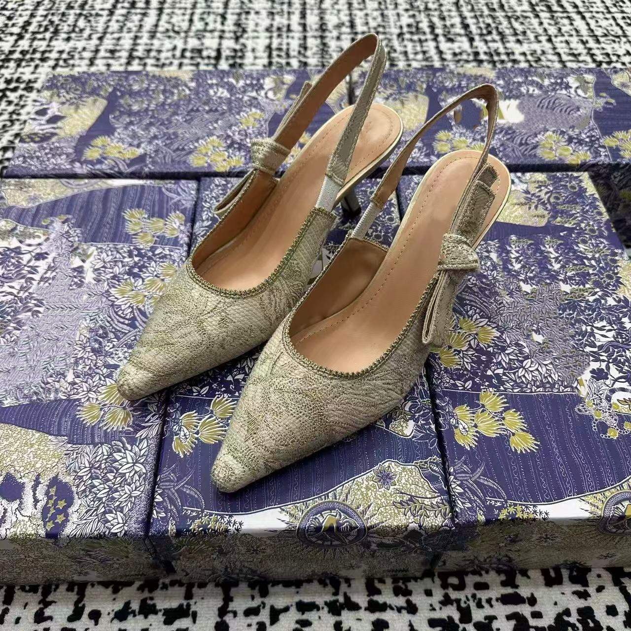 High-End~Cross-Border Top Quality Cat-Heel For Women D New Model Embroidered Knit Backless Closed-Toe Shallow Sandals With Butterfly_vogvips.com