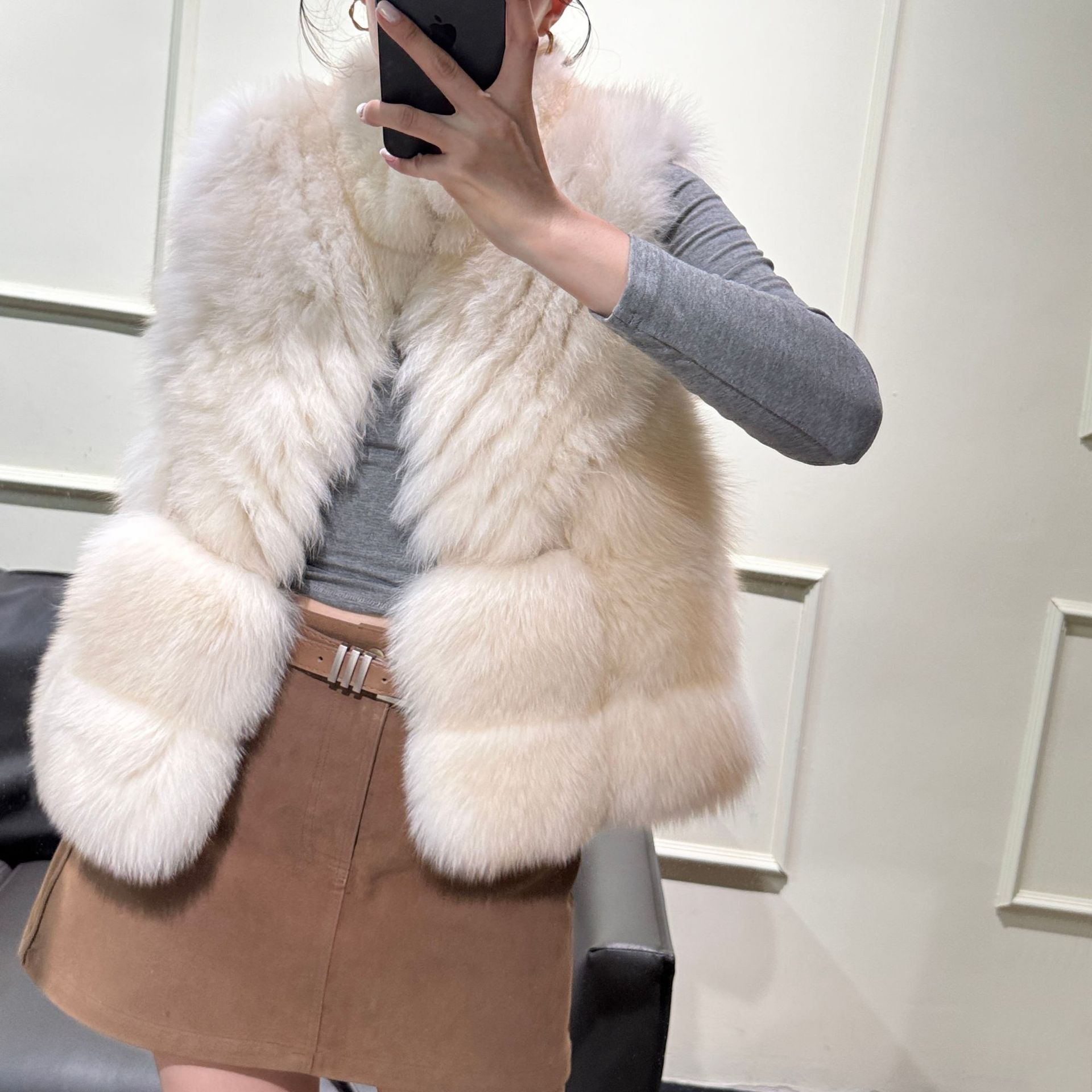 Outstanding Snow Hill Style Rich Fox Fur Vest, Full Leather Stitched Jacket, Short Vest, New Trendy Women's Style
