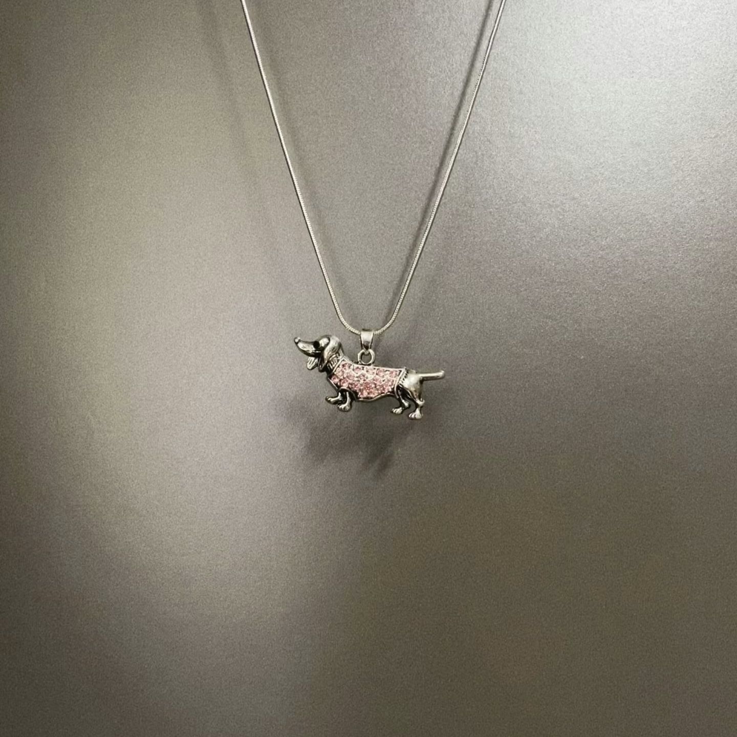 유럽과 미국의 보석 여성 목걸이 패션 개성 사랑 개 목걸이 5 색 간단한 액세서리 공장 직접 판매