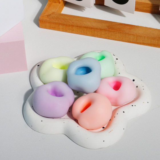 Shapable Ultra-thin Ice-skin Glutinous Rice Pinch Kneading Music Decompression Toy Simulation Mesh Waxy Vent Toy Hand-made Ball