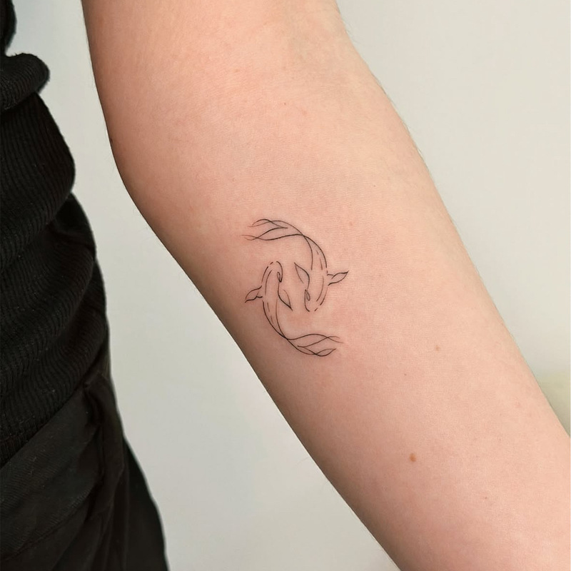 Cross-Border Hot-Selling High-Aesthetic Instagram-Style Minimalist Line Drawing Twin Koi Arm and Collarbone Tattoo Stickers Cross-Border Hot-Selling High-Aesthetic Instagram-Style Minimalist Line Drawing Twin Koi Arm and Collarbone Tattoo Stickers