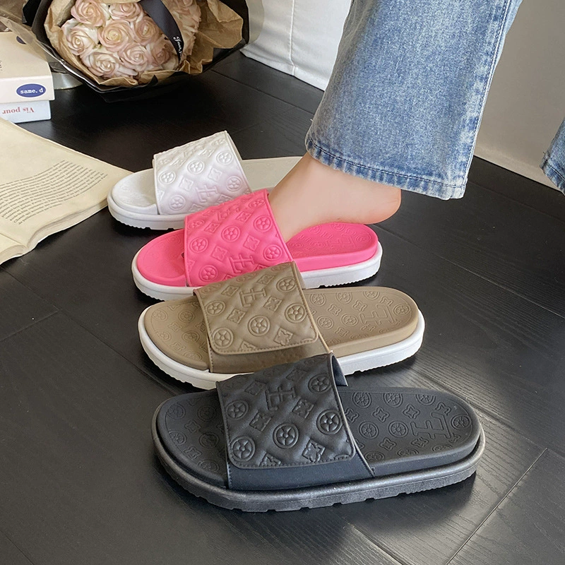 2025 новые модные слипоны для пар на лето, стильные сандалии на толстой платформе с мягкой подошвой и тиснением для мужчин и женщин.