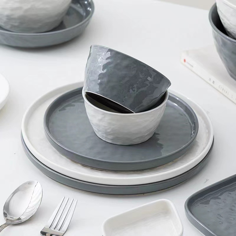 Vajilla de cerámica estilo crema, tazones y platos para sopa