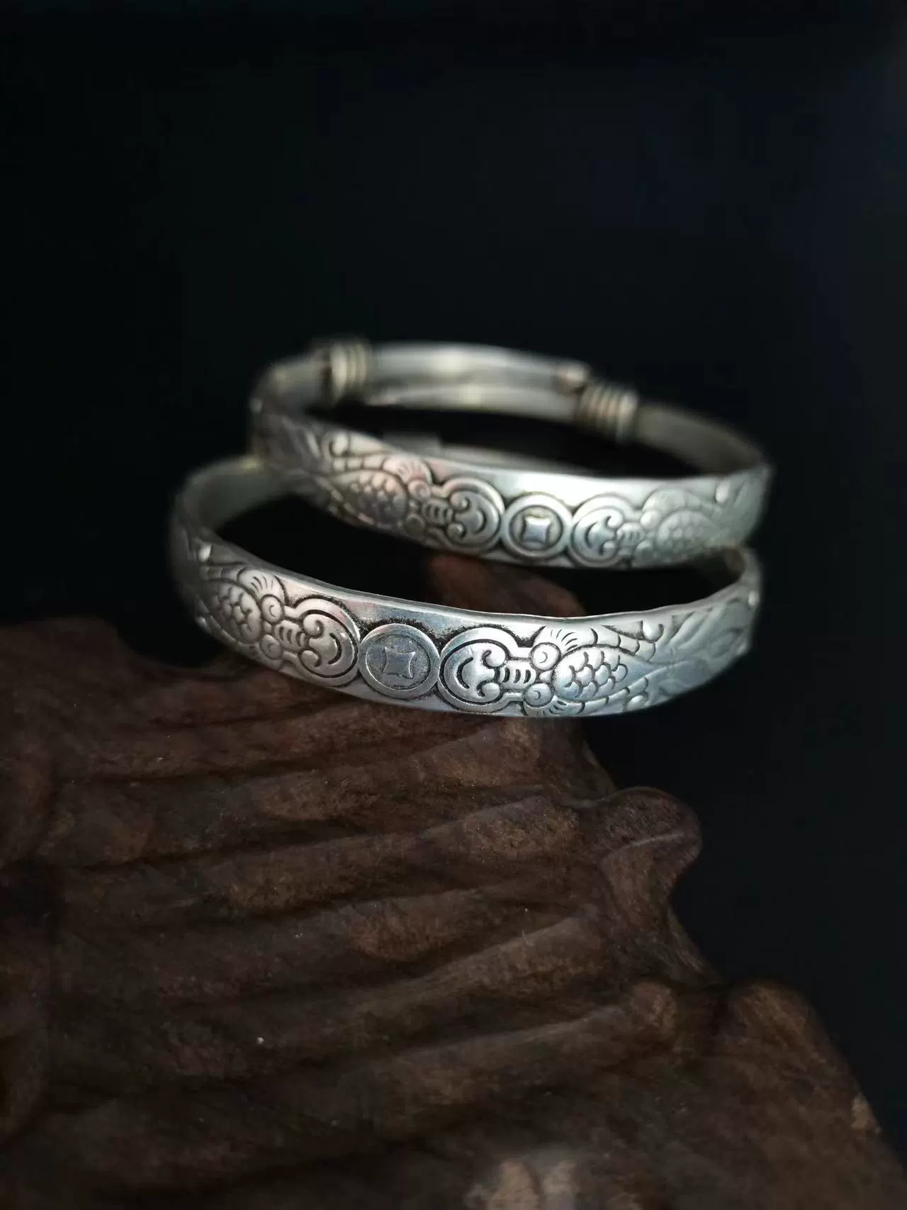 Retro ethnic silver bracelet, vintage Miao/Tibetan style, handcrafted motifs, 40 g