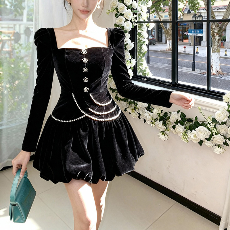 C-4637# 复古丝绒连衣裙...