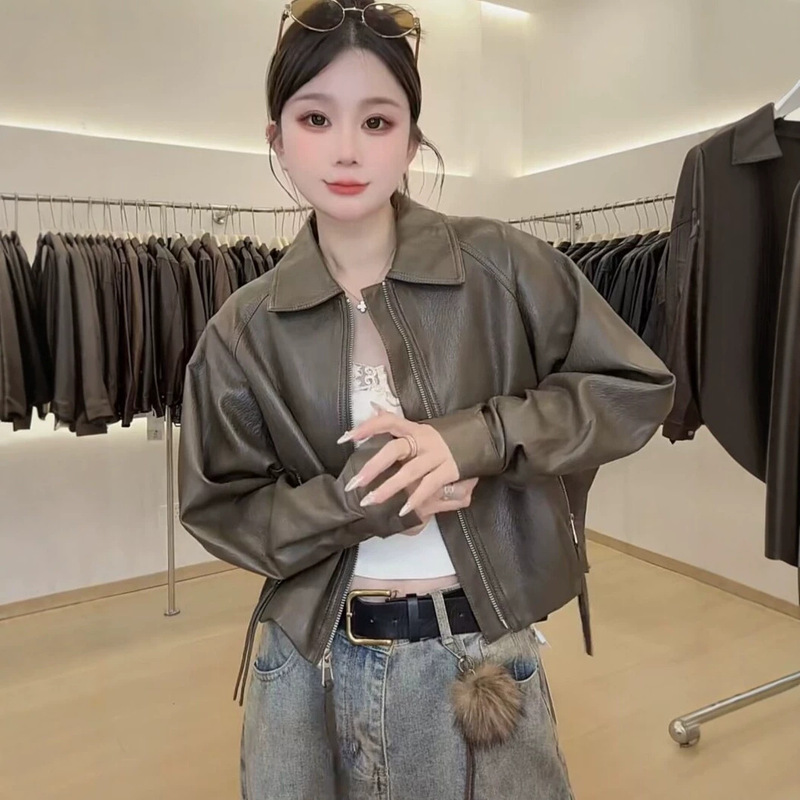 Retro Motorcycle Style Short Leather Jacket with Turn-down Collar for Women, 2026 Autumn New Fashion Zipper Slim-Fit Versatile Coat Retro Motorcycle Style Short Leather Jacket with Turn-down Collar for Women, 2026 Autumn New Fashion Zipper Slim-Fit Versatile Coat