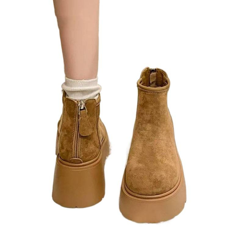 Botas de nieve de fondo grueso para mujeres 2026 invierno nueva estación europea pequeño aumento de altura 7cm botas de muffin retro de lana