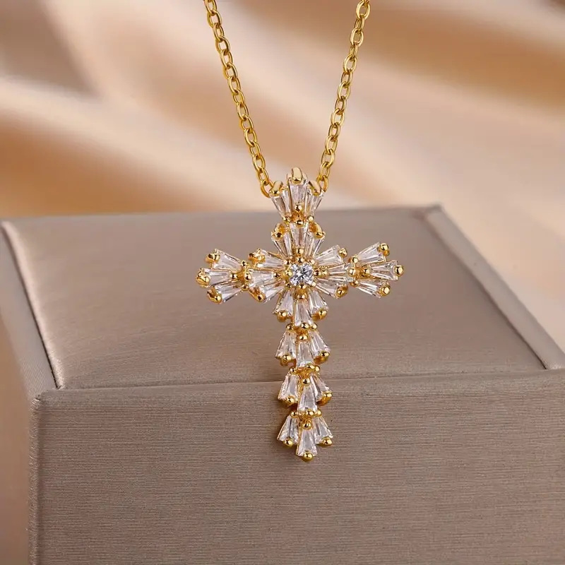 Fashionable copper necklace