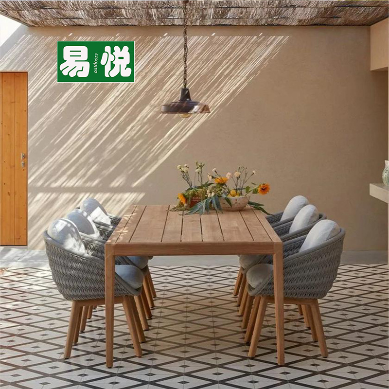 Una mesa y seis sillas (con una mesa larga de 2,6 m)