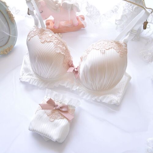 Long-term Japanese two-color water-soluble embroidered film cup without rims fresh girl cute push-up underwear bra set