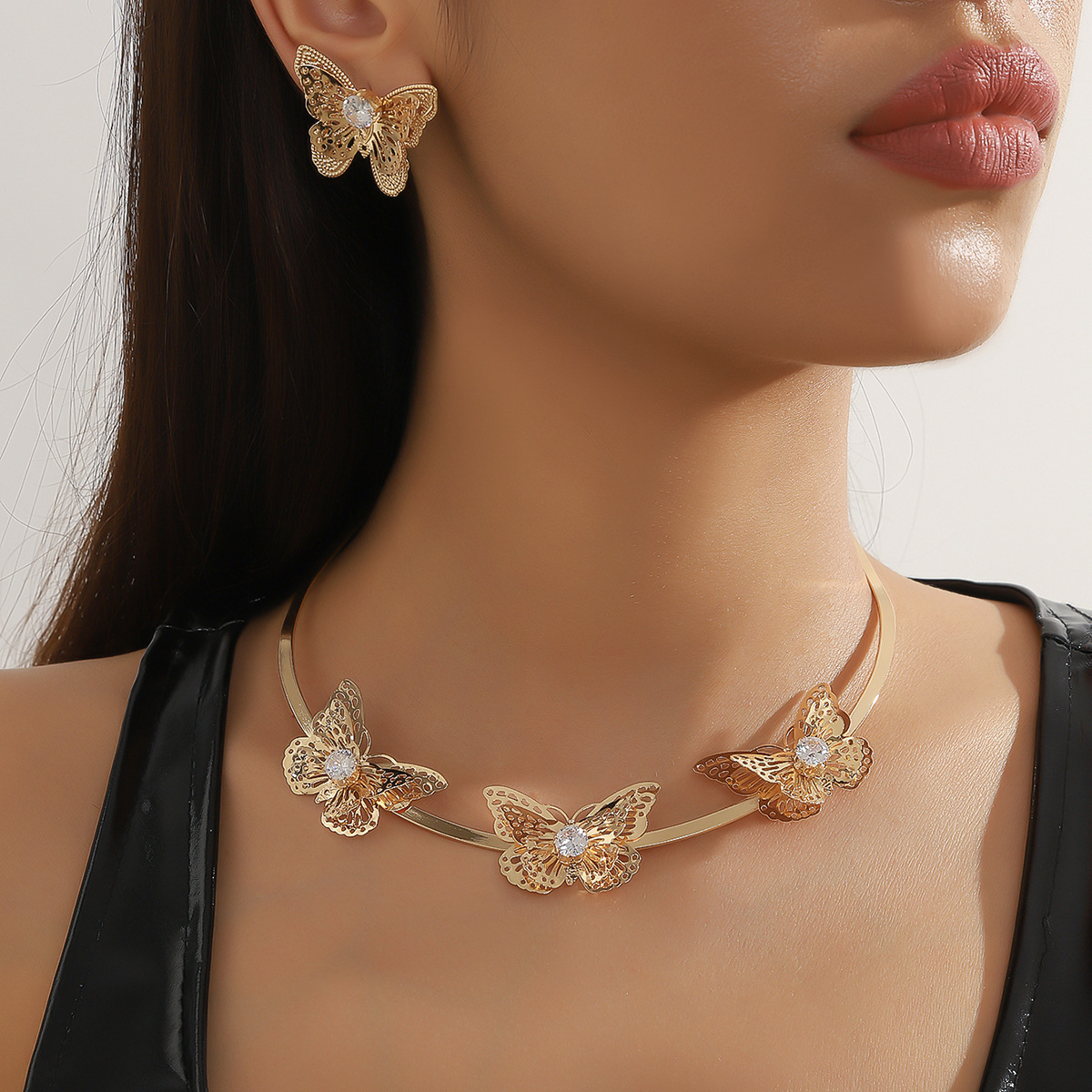 Moda europea y americana nueva mariposa de metal pendientes collares de joyería hip-hop personalidad conjunto de moda para mujeres accesorios exagerados