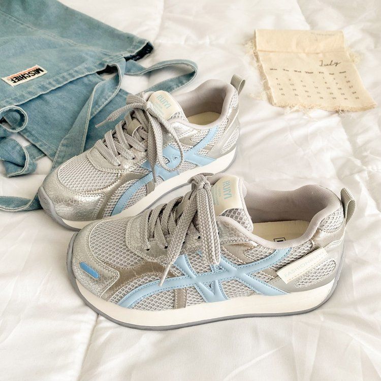 Zapatos de entrenamiento alemanes de todo fósforo de moda para mujer 2025 nuevos zapatos Forrest Gump de verano, zapatos deportivos de aumento de ocio transpirables de malla