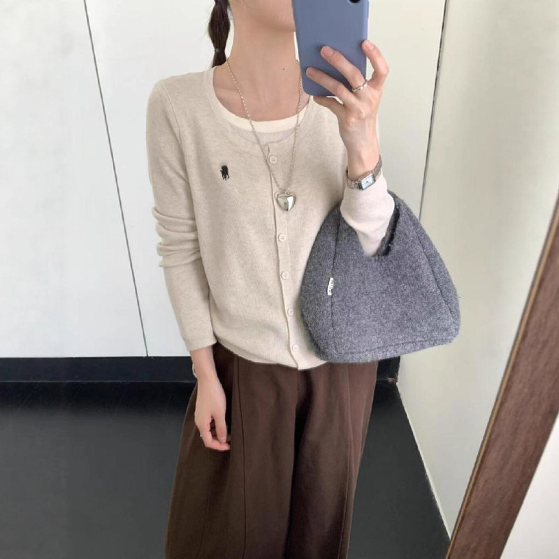 十三行撞色假两件小众刺绣休闲拼接针织开衫女2025秋款毛衣女|undefined