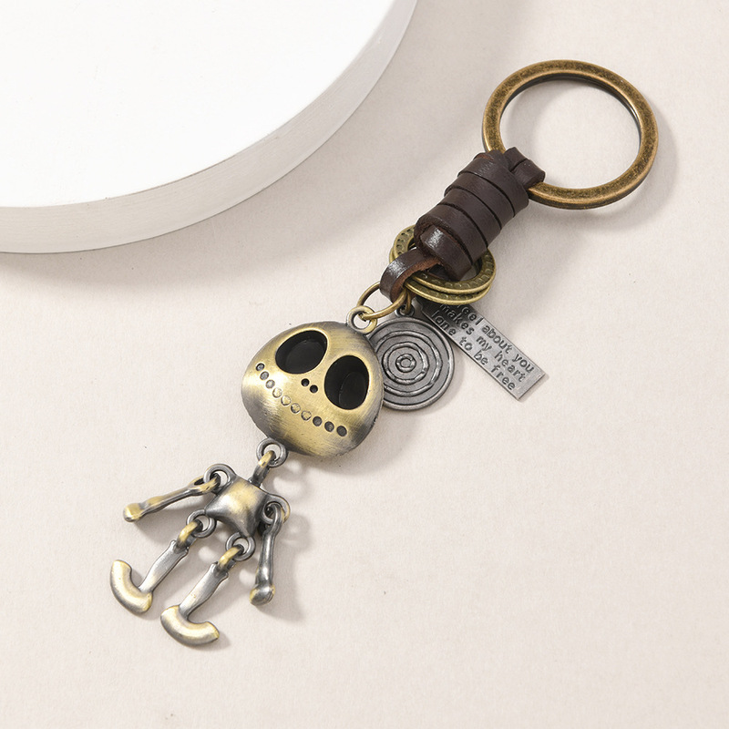 European and American Retro Jewelry Halloween Skull Skeleton Pendant Cowhide Keychain Personalized Woven Creative Keychain