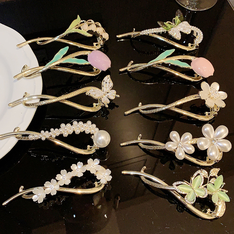 Frog buckle hairpin back head clip Pearl Flower hairpin updo hair clip temperament shark clip twist clip headdress