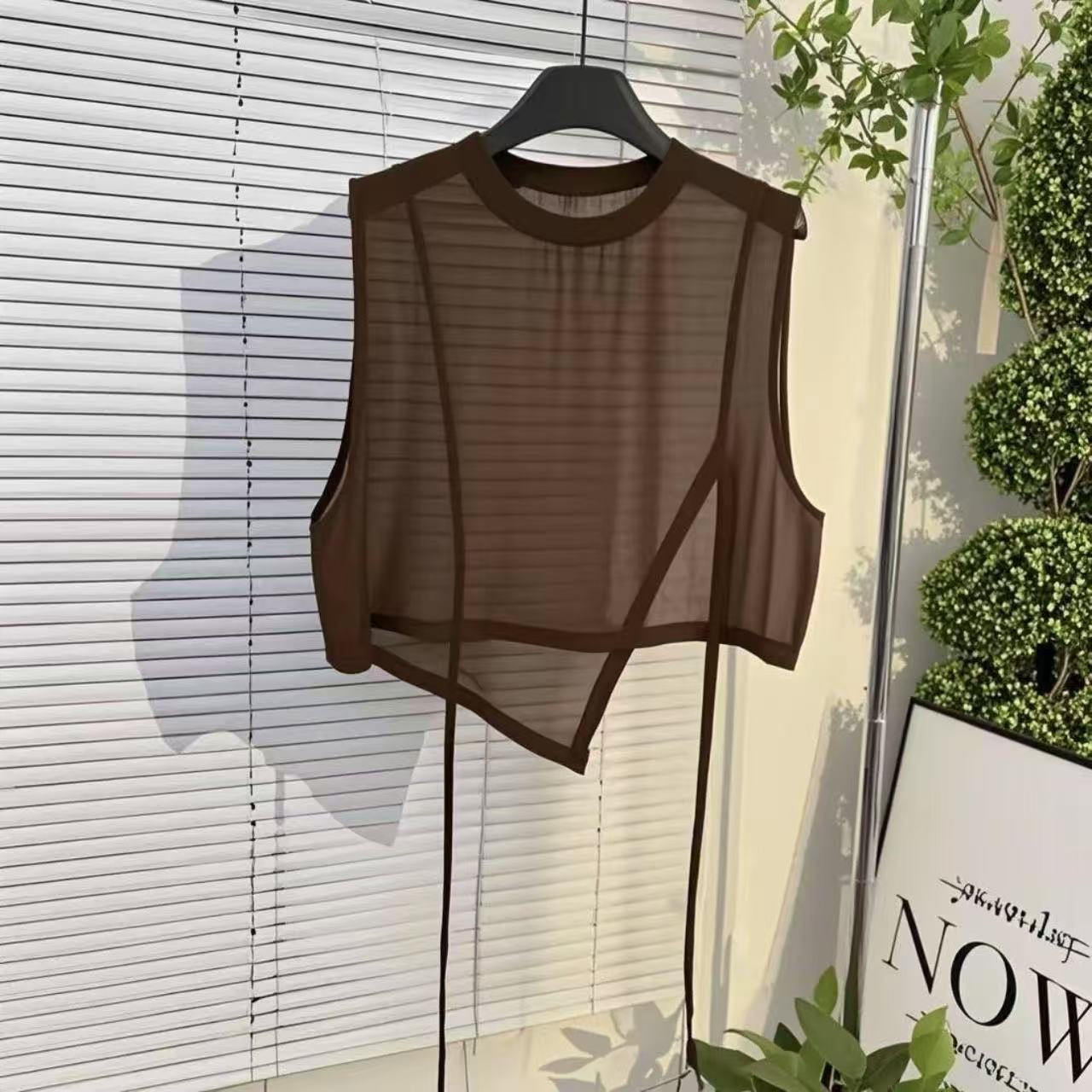 Stylish and versatile top, new summer 2025 style, irregular sleeveless vest