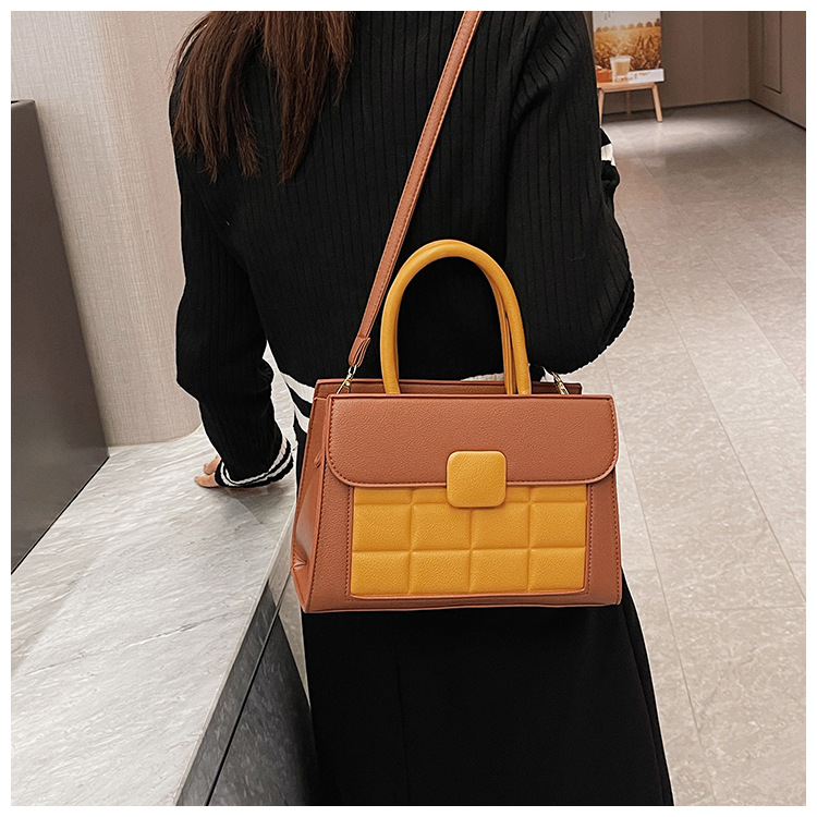 Women's Medium Pu Leather Color Block Classic Style Square Zipper Handbag display picture 1