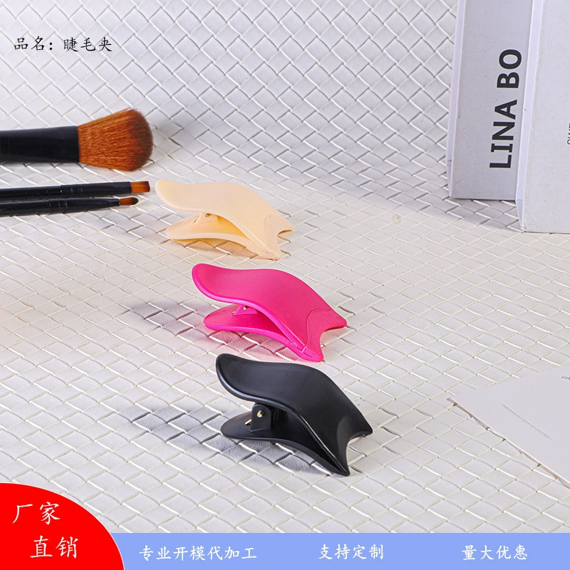 Ваша первая щипцы для завивки ресниц имеет большие завитки и волны, чтобы предотвратить случайное давление и не повредить ресницы. Его можно использовать многократно.