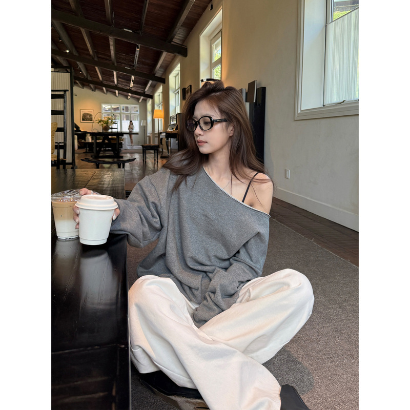 3812 # Superniniyy Tipsy Mi Lu Off-Shoulder Slanted Shoulder Style Relaxed Loose Long-Sleeved Sweatshirt Top 3812 # Superniniyy Tipsy Mi Lu Off-Shoulder Slanted Shoulder Style Relaxed Loose Long-Sleeved Sweatshirt Top