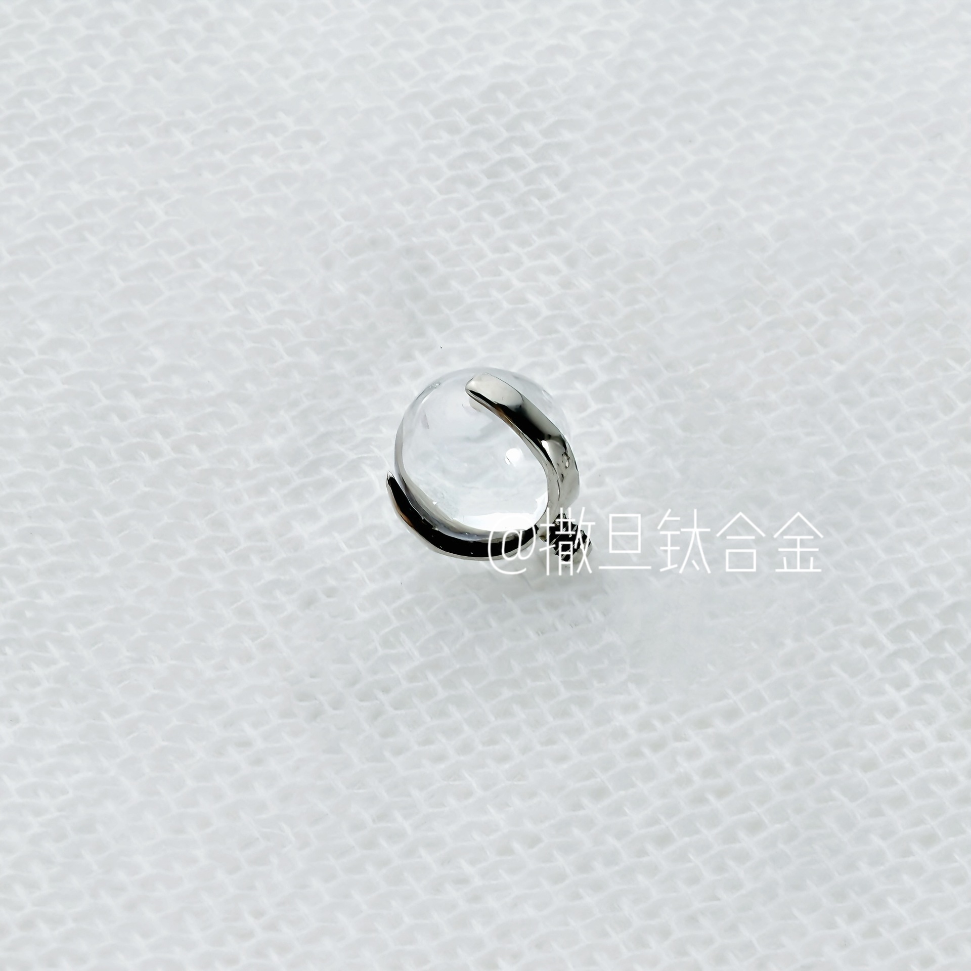 Pointed titanium steel lip stud product view