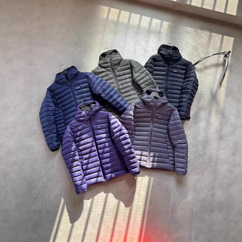 Pata Down Sweater is a lightweight, warm, and packable outdoor down jacket with a hood and ribbed design, trendy Pata Down Sweater is a lightweight, warm, and packable outdoor down jacket with a hood and ribbed design, trendy