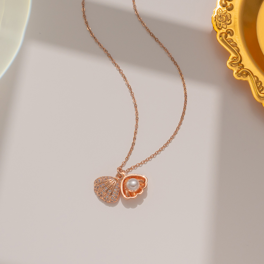 Rose Gold Color Shell Pearl Inlaid Necklace