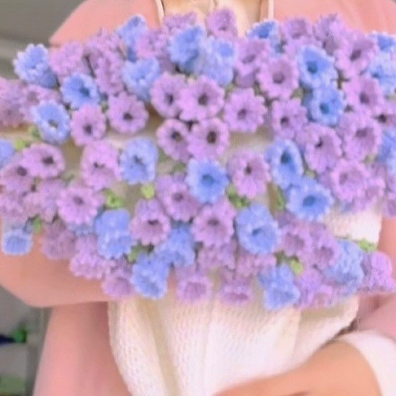 Плетеный пуховик, набор материалов, клубок пряжи, handmade, розы, букет, цветочный