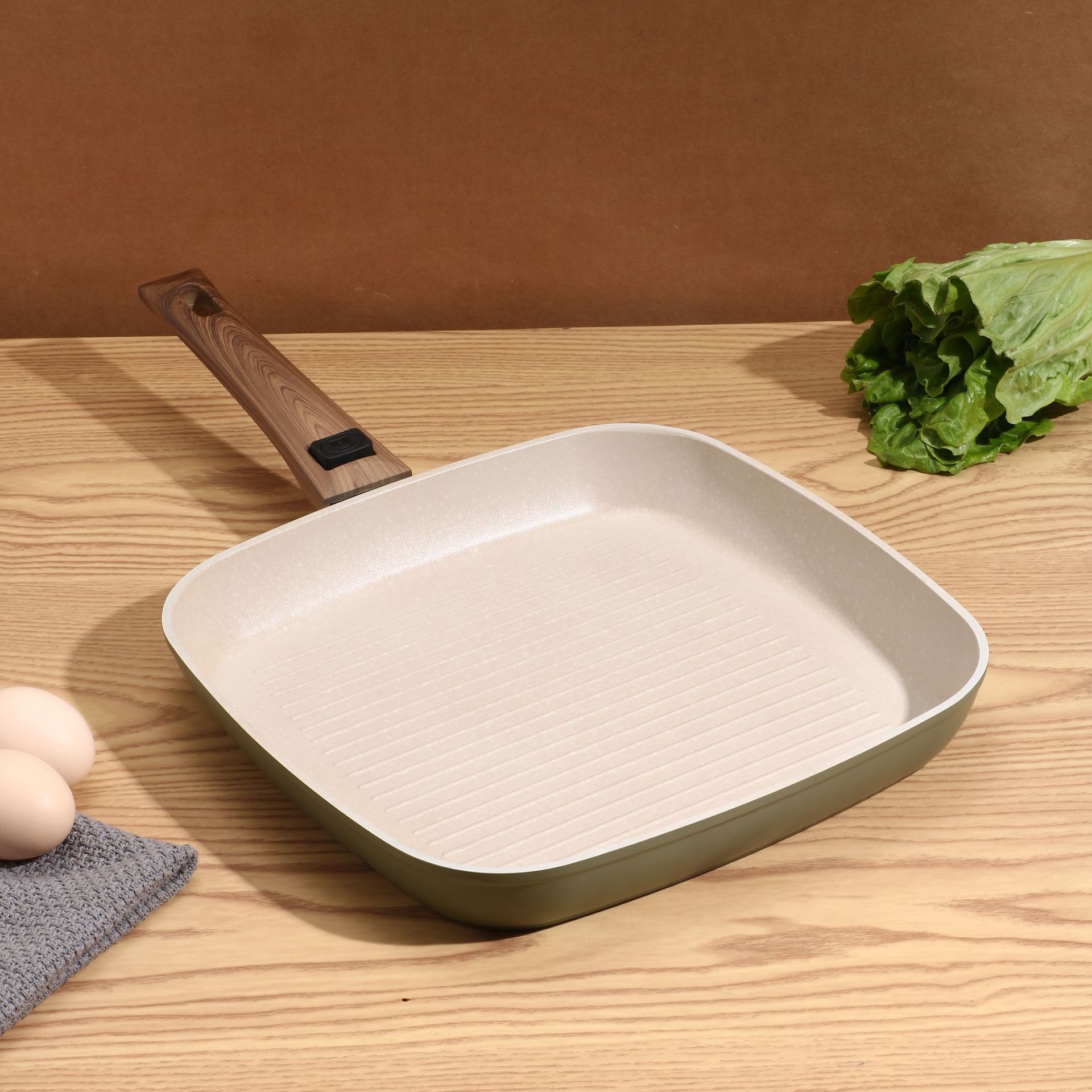 Nueva sartén de carne de aluminio antiadherente sartén de carne occidental engrosada a rayas de aluminio cuadrado sartén 28cm fábrica al por mayor