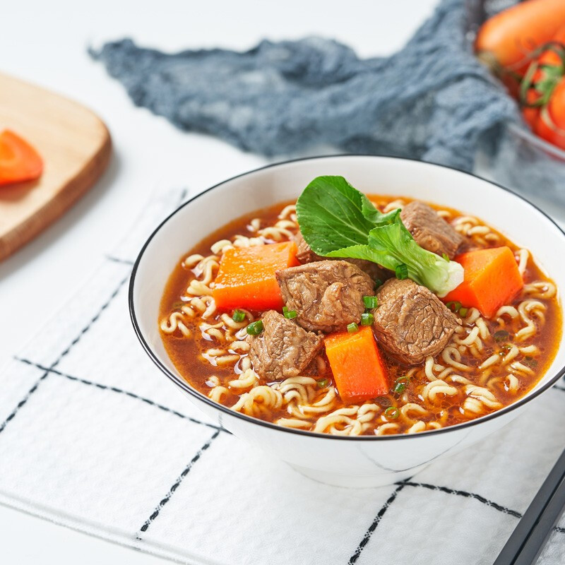 Wugu Dojo flagship store instant noodles non-fried braised beef noodles whole box instant food internet celebrity bagged instant noodles