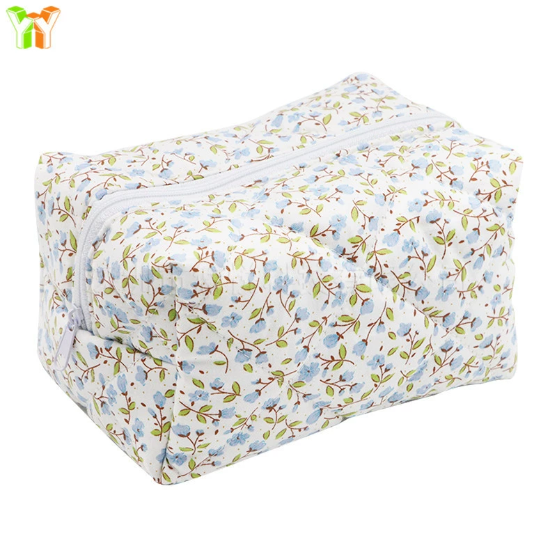 Косметичка‑органайзер, стёганая из bubble‑cotton, 2 размера 235×115×115 мм и 120×170×95 мм, цветочные и плюшевые варианты