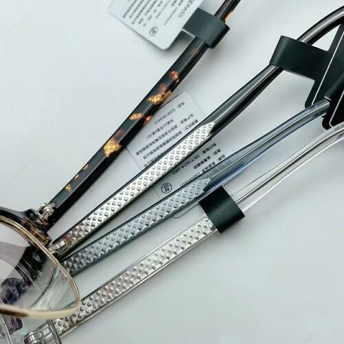 Shenzhen high-end business pure titanium glasses frame same style hot selling retro glasses frame optical myopia glasses half titanium