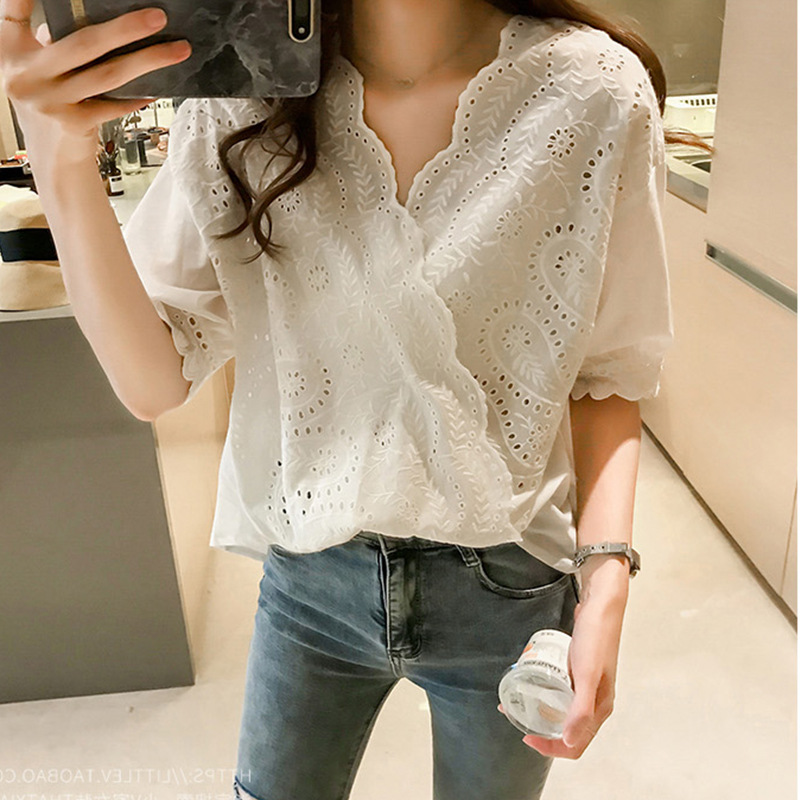 2026 New Korean Style Sexy Crochet Hollow Lace Top for Plus Size Women, V-Neck Large Size Short Sleeve T-Shirt