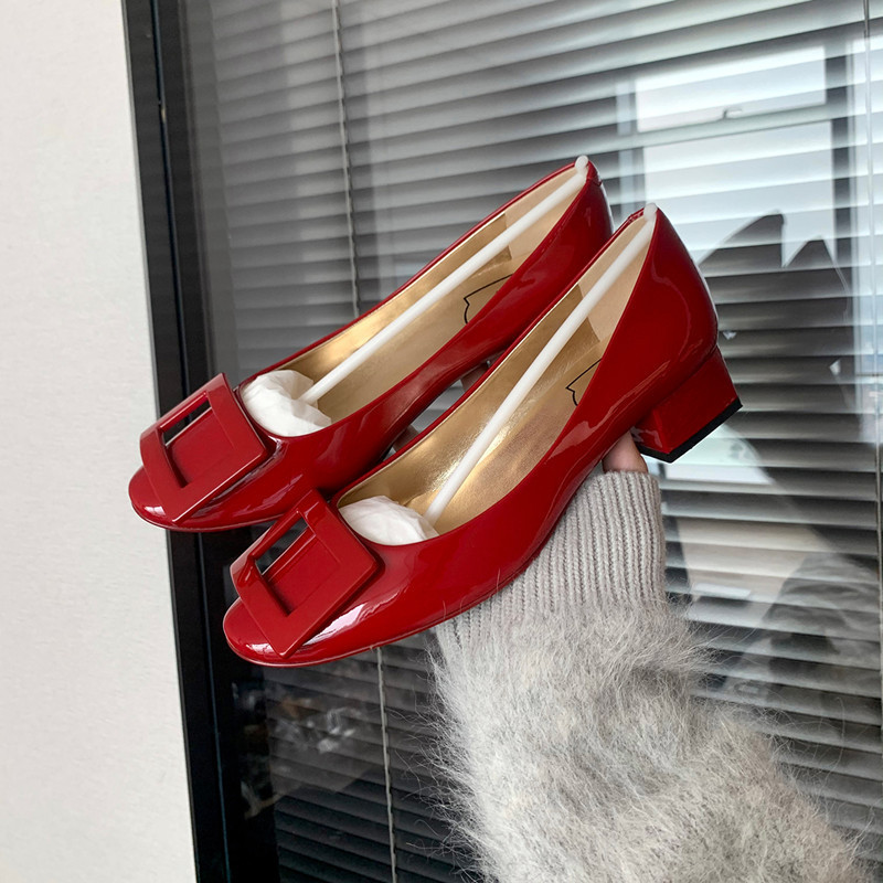 [Ready Stock] One Piece Drop Shipping Square Buckle Flats for Women, Round Toe Thick Heel, Small Fragrant Patent Leather Red Wedding Shoes