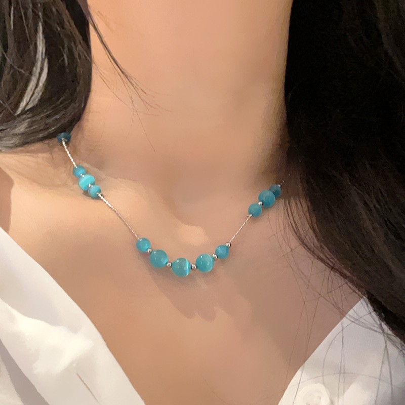 Collar con colgante de cuentas de estrella de color de verano, dulce femenino, pequeña cadena de clavícula fresca, estilo de vacaciones, collar de todo fósforo de nicho