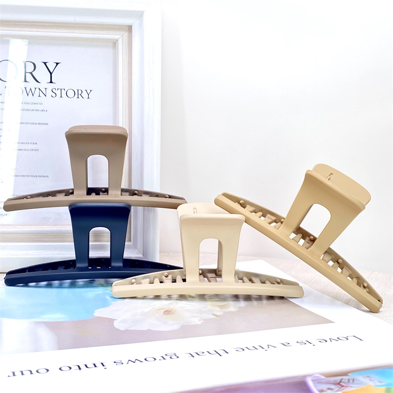 Pintura de caucho de alta calidad de plástico de tamaño grande y mediano tamaño pequeño agarre leche té color horquilla hacia atrás cabeza agarre 2 yuanes supermercado accesorios para el cabello