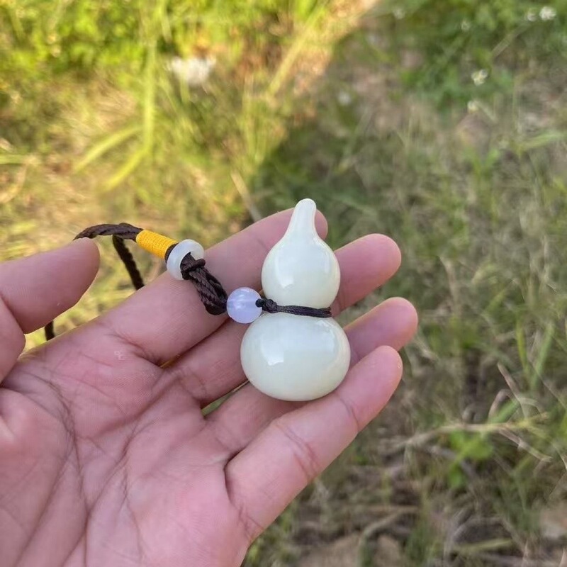 White Jade Gold Silk Gourd Pendant Quartz Rock Jade Women's Jade Gourd Sweater Chain Pendant Necklace Jade Pendant White Jade Gold Silk Gourd Pendant Quartz Rock Jade Women's Jade Gourd Sweater Chain Pendant Necklace Jade Pendant